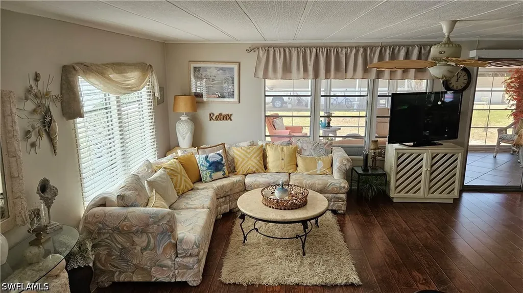 27432 Rue Viauv Avenue Bonita Springs FL 34135