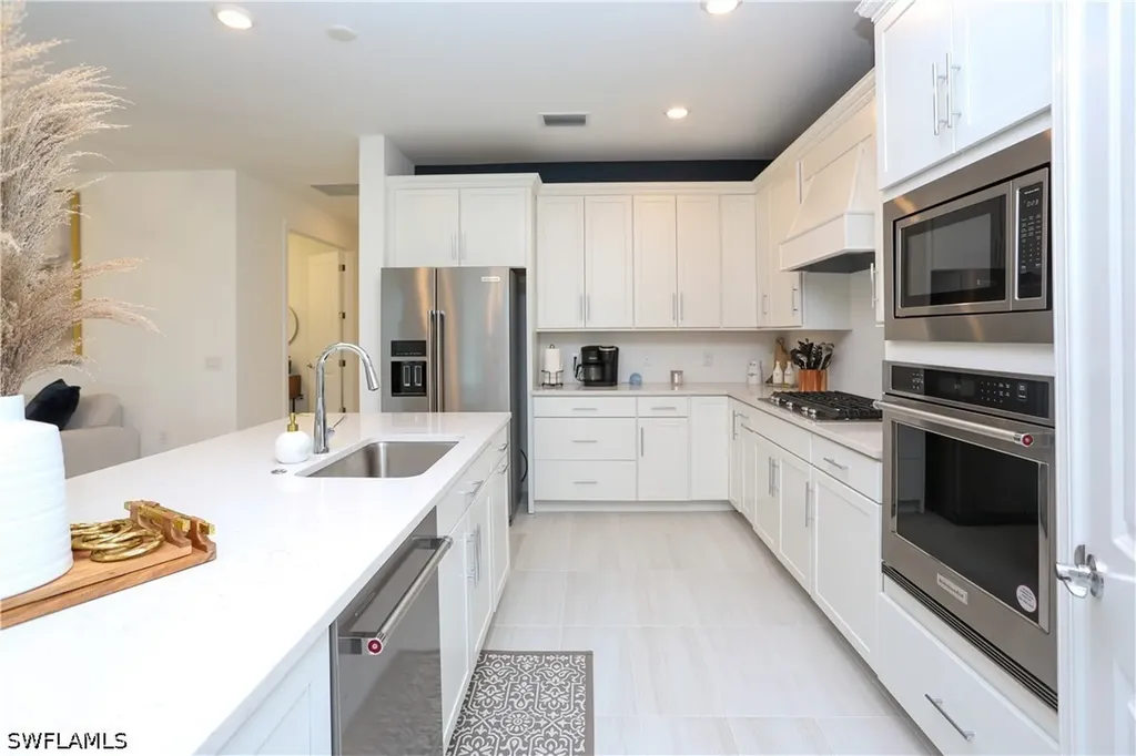 1937 Yellowfin Circle Naples FL 34114