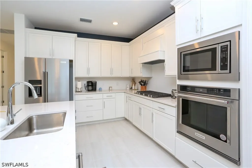 1937 Yellowfin Circle Naples FL 34114