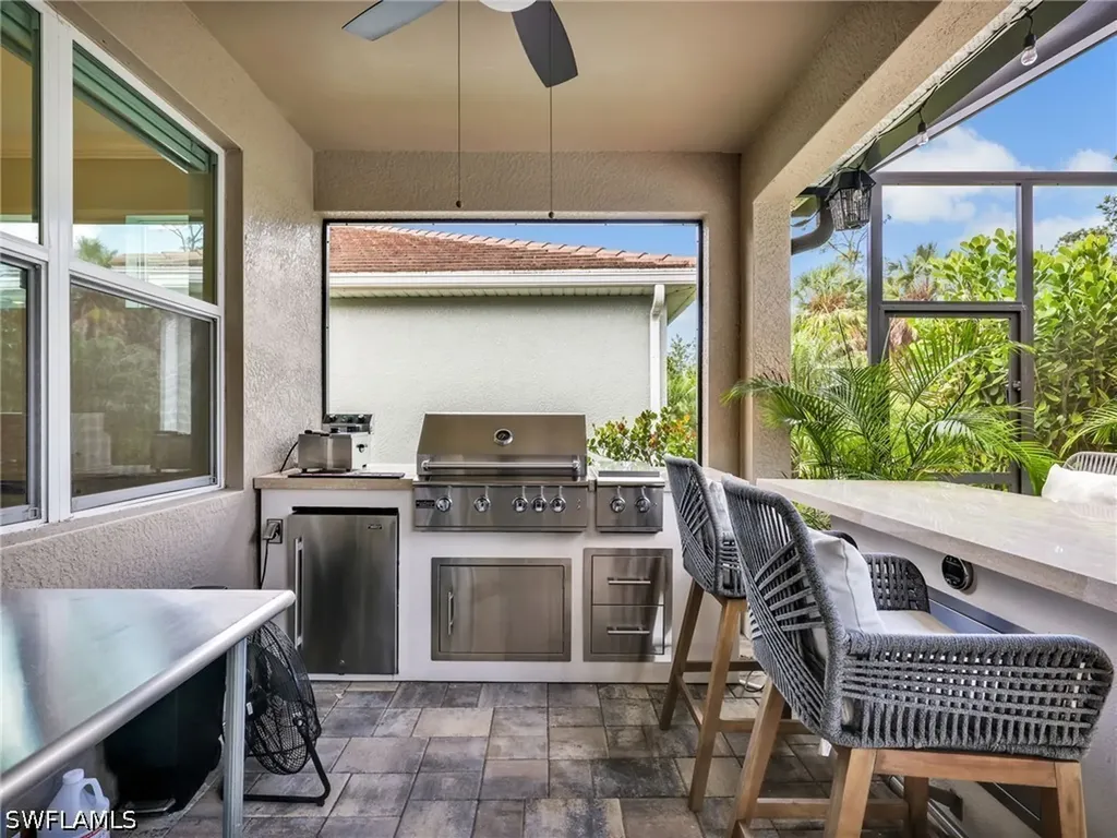 323 Tamarindo Lane Naples FL 34114