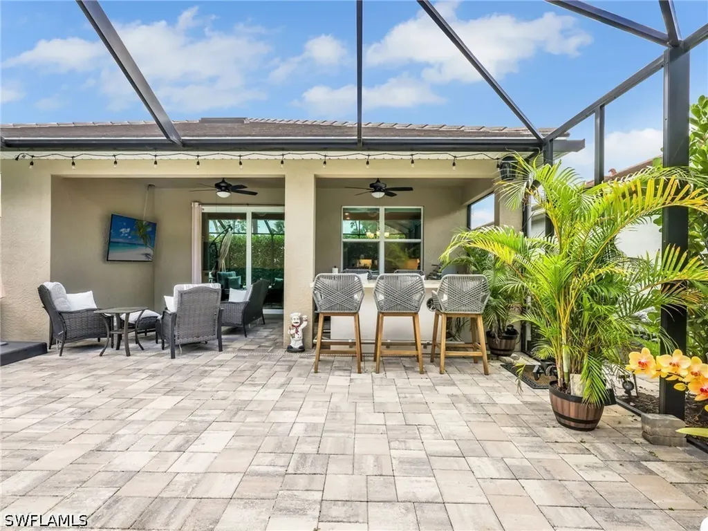 323 Tamarindo Lane Naples FL 34114