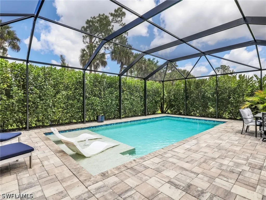 323 Tamarindo Lane Naples FL 34114