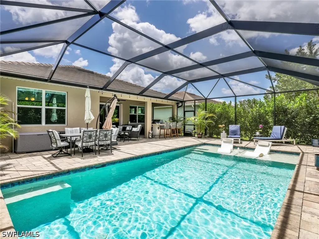 323 Tamarindo Lane Naples FL 34114