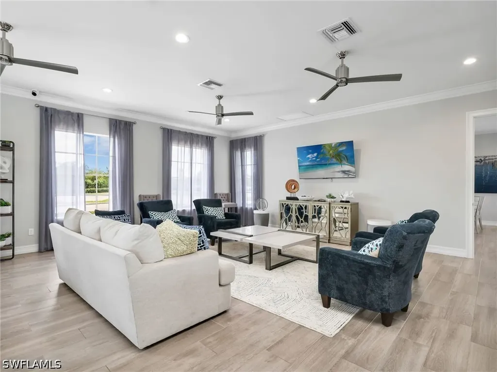 323 Tamarindo Lane Naples FL 34114