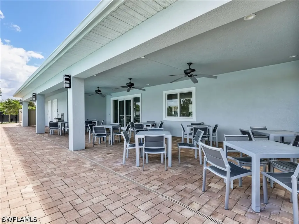 323 Tamarindo Lane Naples FL 34114