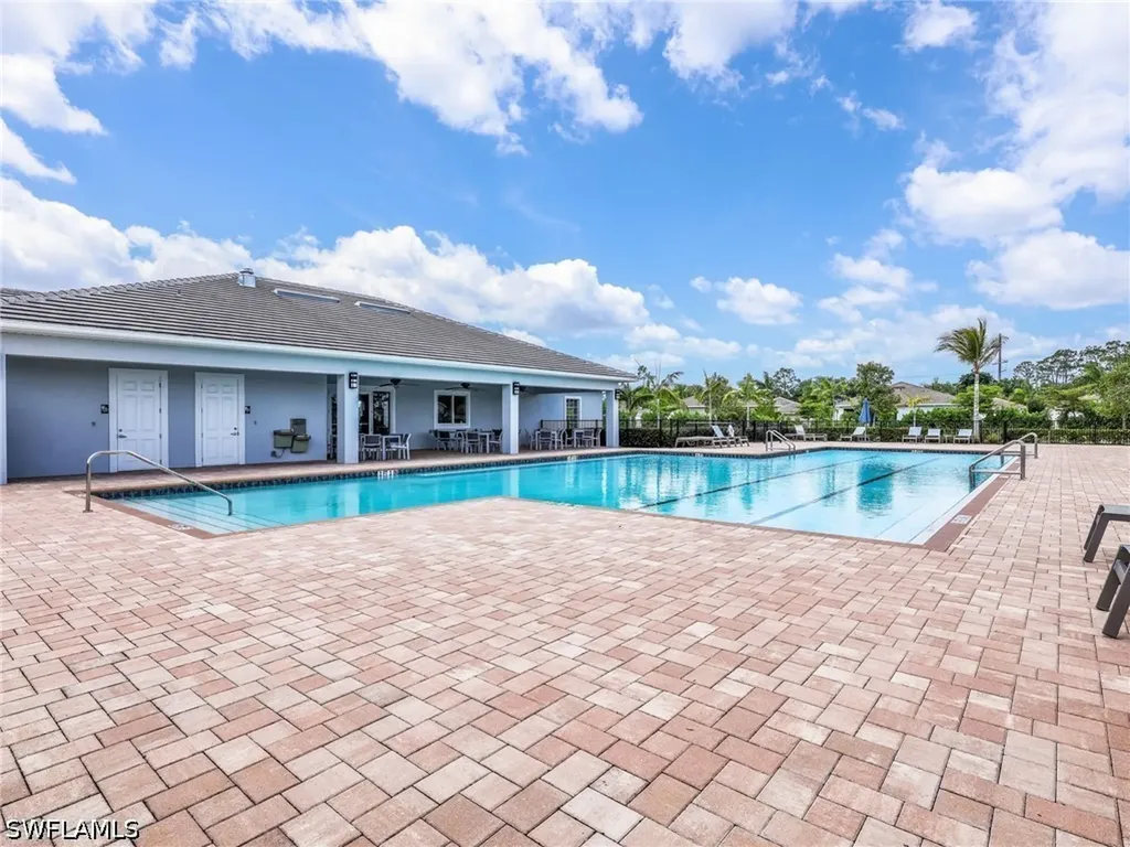 323 Tamarindo Lane Naples FL 34114