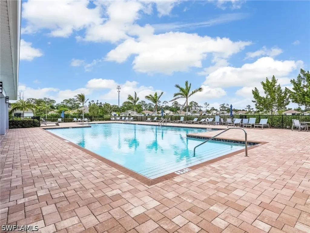 323 Tamarindo Lane Naples FL 34114
