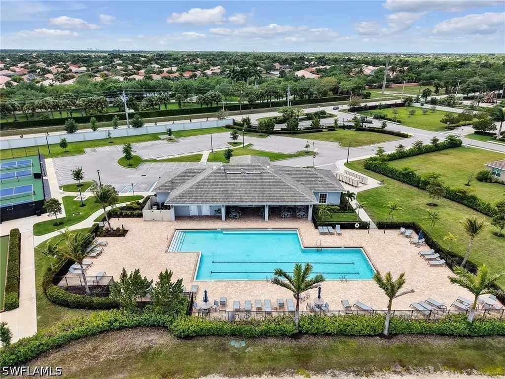 323 Tamarindo Lane Naples FL 34114
