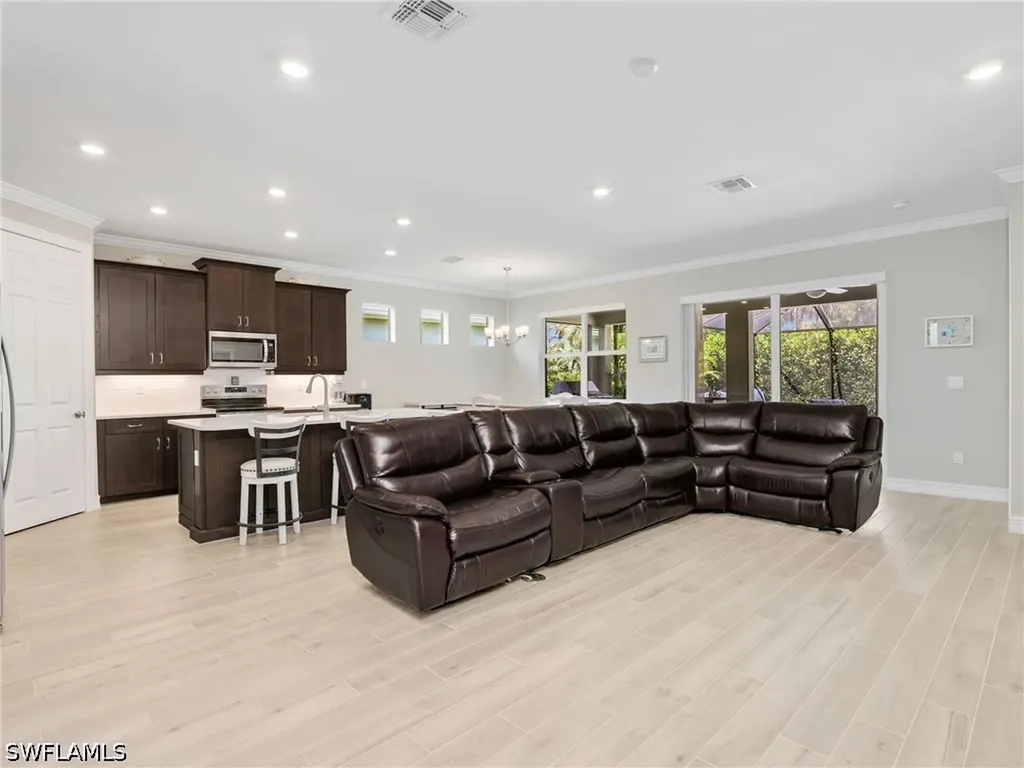 323 Tamarindo Lane Naples FL 34114