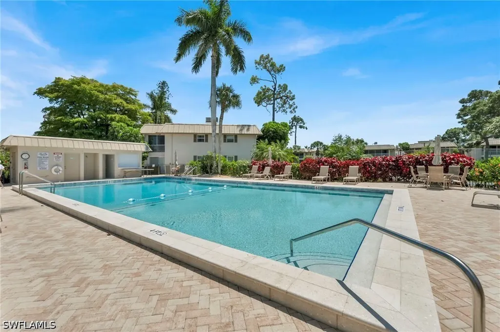 1549 Sandpiper Street Naples FL 34102