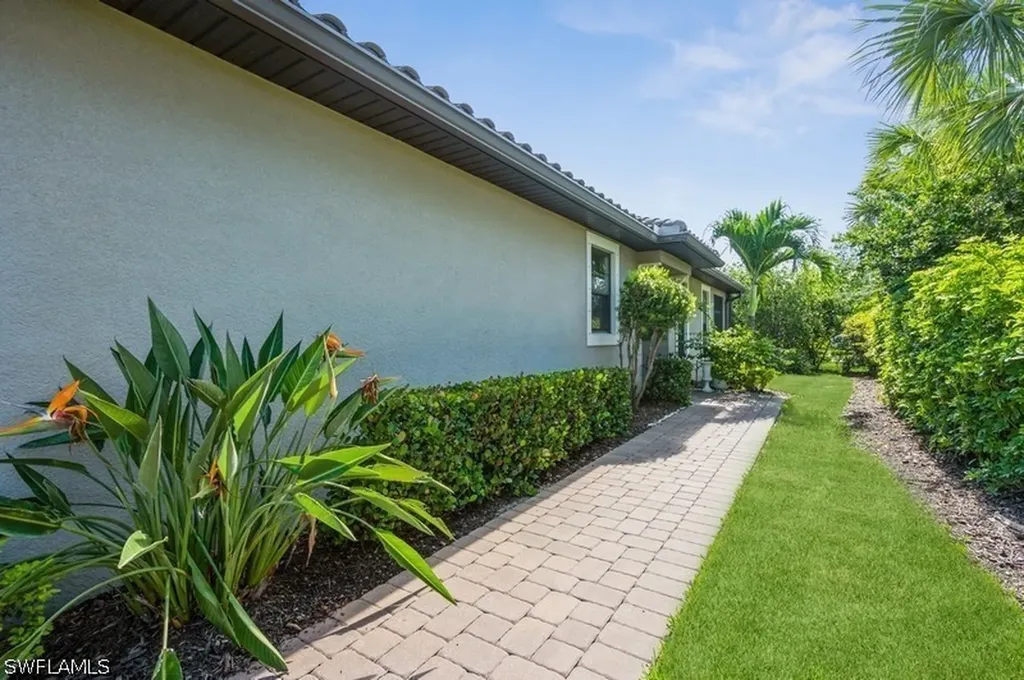 8070 Calle Canovas Street Naples FL 34114