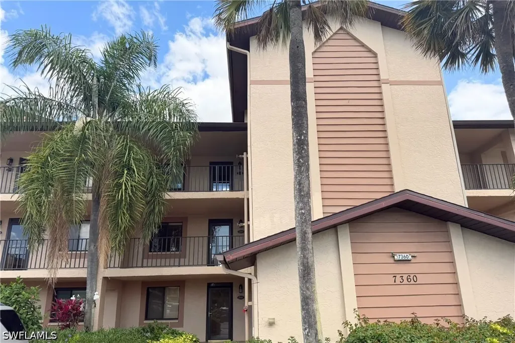 7360 Saint Ives Way Naples FL 34104