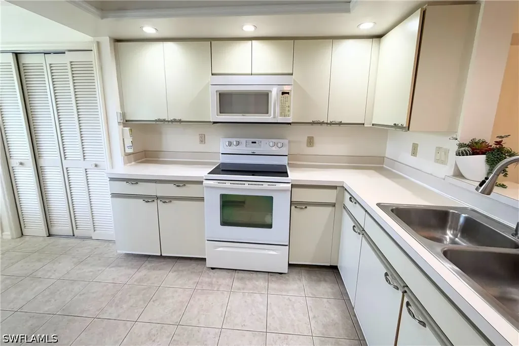 7360 Saint Ives Way Naples FL 34104