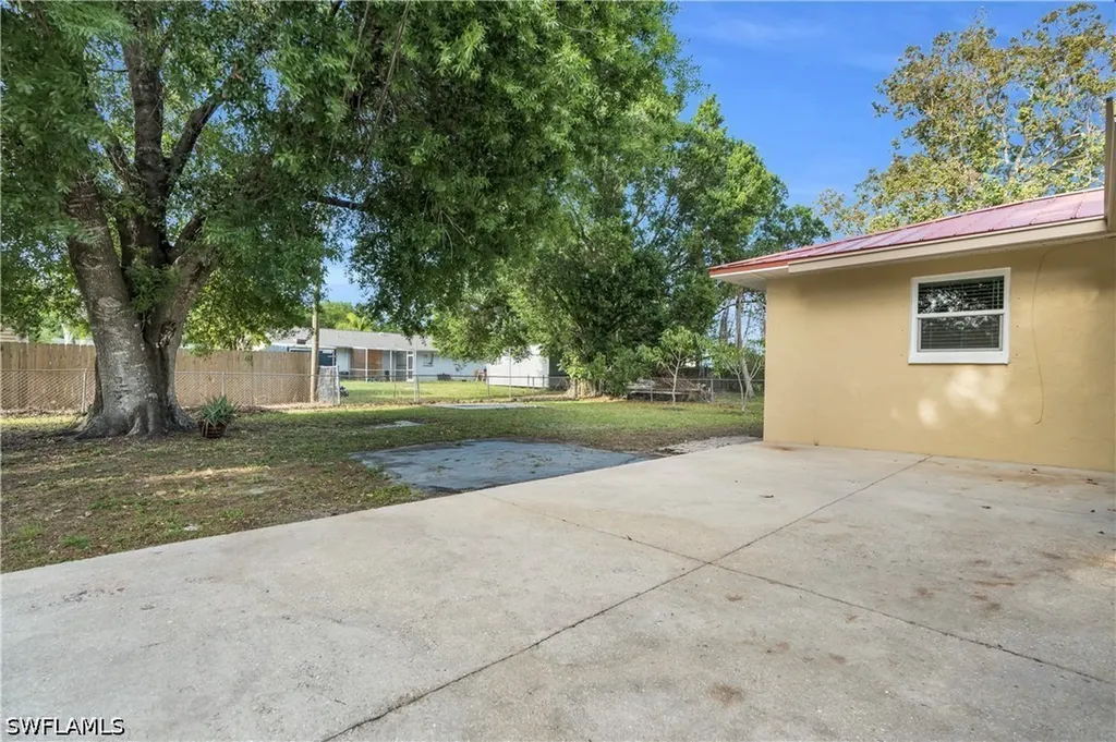 13426 1st Street Fort Myers FL 33905