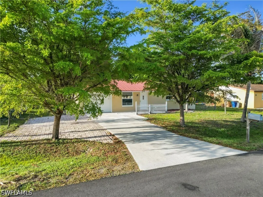 13426 1st Street Fort Myers FL 33905
