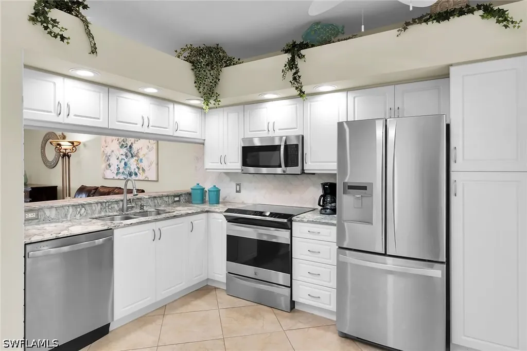 266 Newport Drive Naples FL 34114