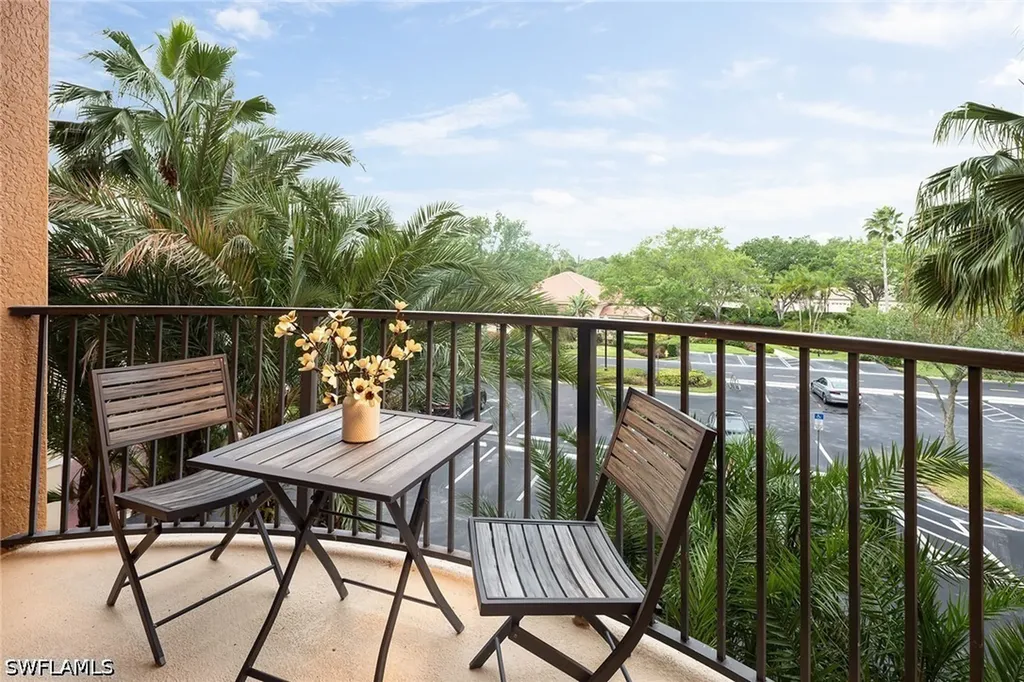 580 El Camino Real Naples FL 34119