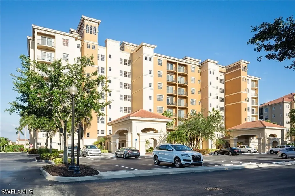 580 El Camino Real Naples FL 34119