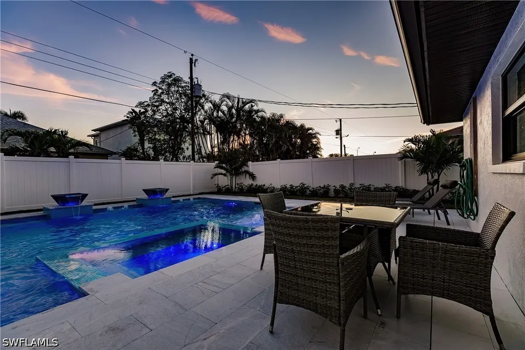668 104th Avenue N Naples FL 34108