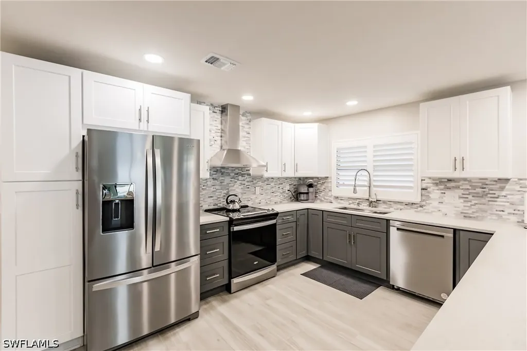 668 104th Avenue N Naples FL 34108