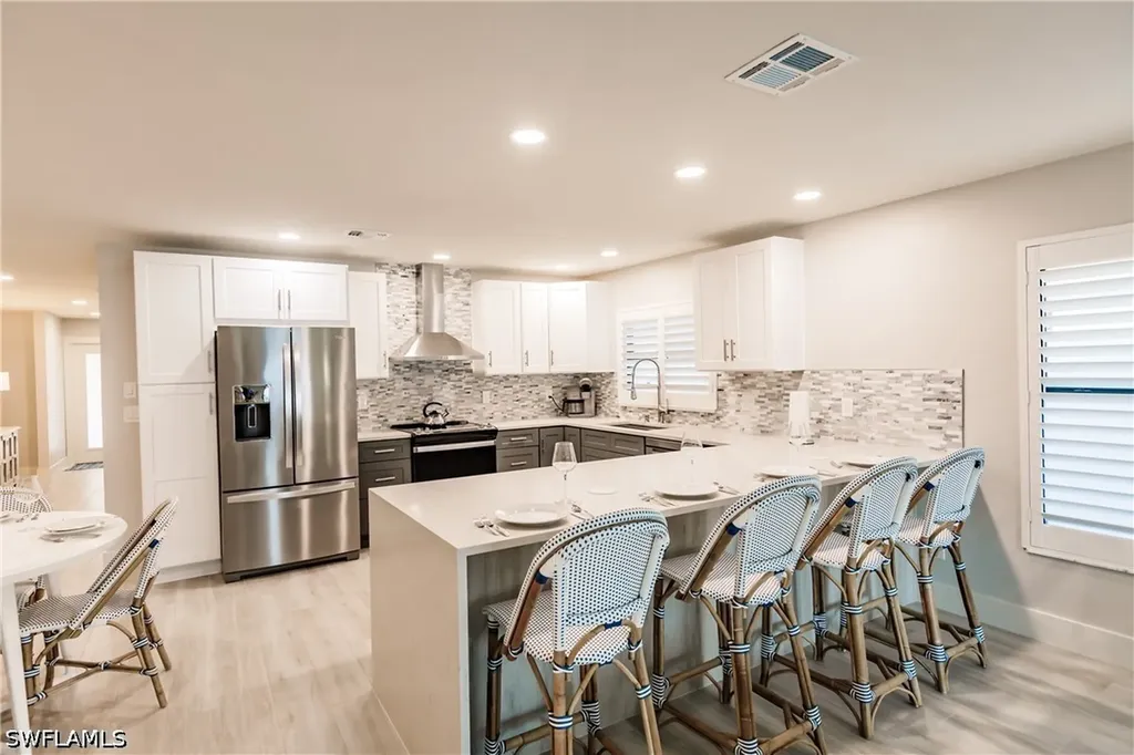 668 104th Avenue N Naples FL 34108
