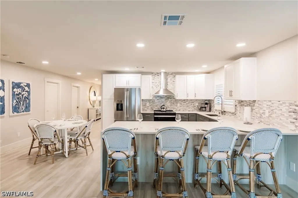 668 104th Avenue N Naples FL 34108