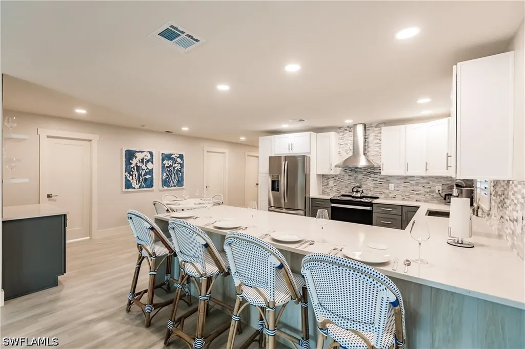 668 104th Avenue N Naples FL 34108