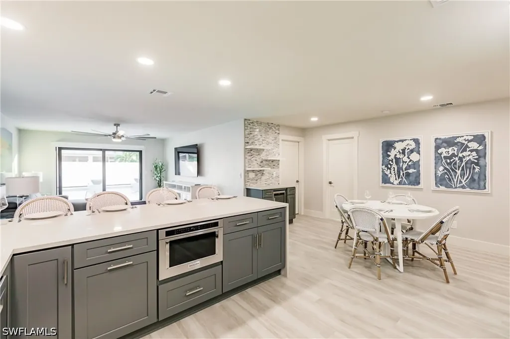 668 104th Avenue N Naples FL 34108