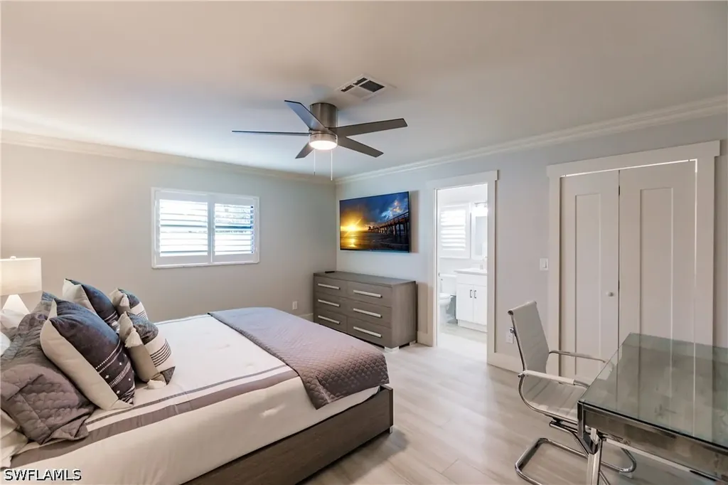 668 104th Avenue N Naples FL 34108