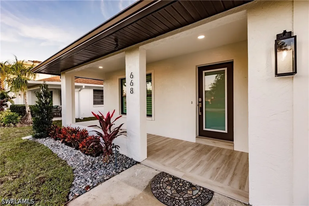 668 104th Avenue N Naples FL 34108