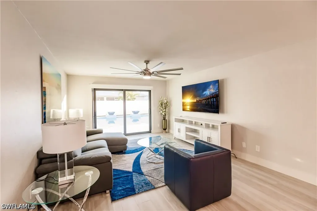 668 104th Avenue N Naples FL 34108