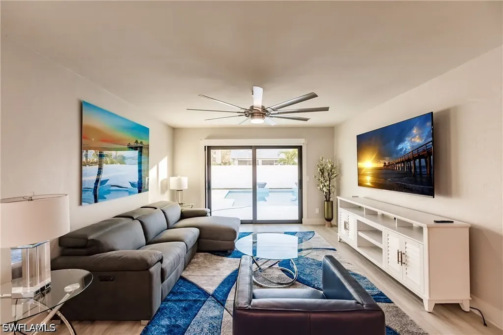 668 104th Avenue N Naples FL 34108