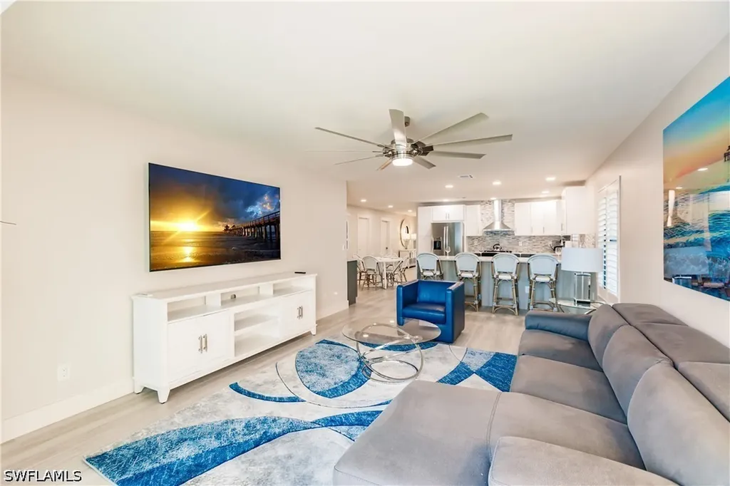 668 104th Avenue N Naples FL 34108