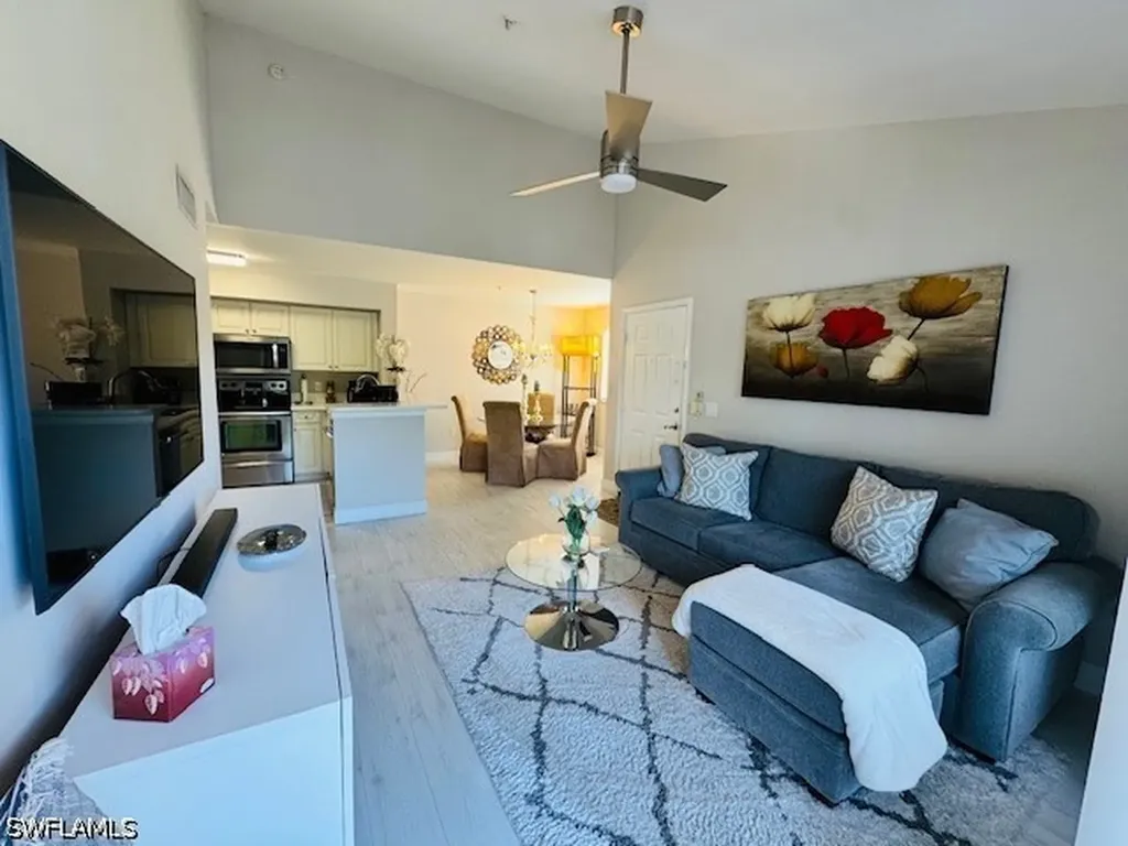 1150 Wildwood Lakes Boulevard Naples FL 34104