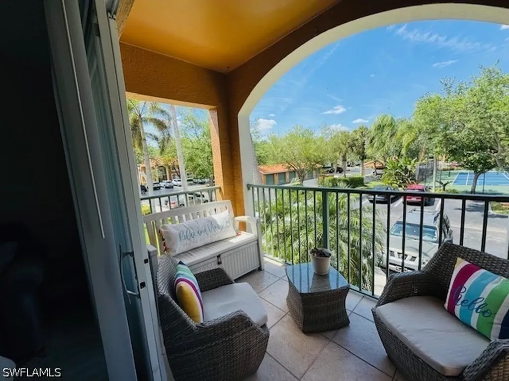 1150 Wildwood Lakes Boulevard Naples FL 34104
