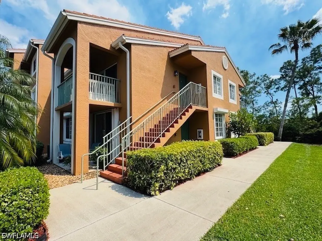 1150 Wildwood Lakes Boulevard Naples FL 34104