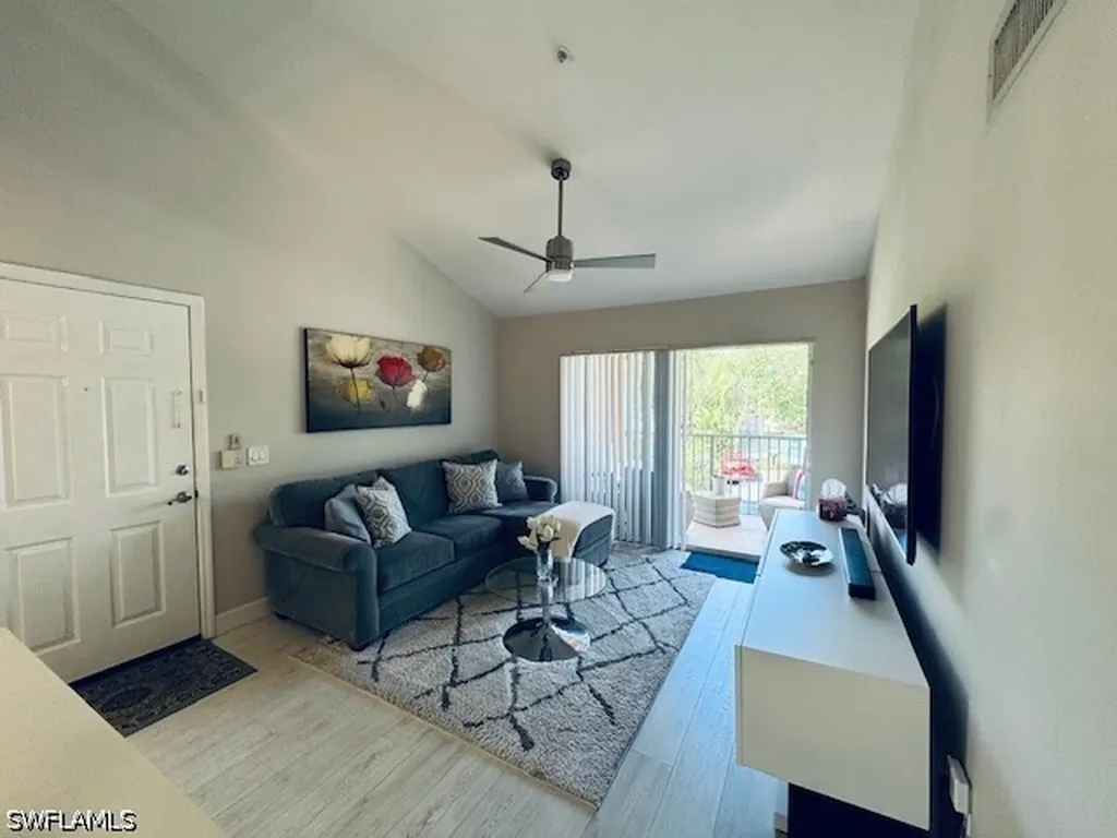 1150 Wildwood Lakes Boulevard Naples FL 34104