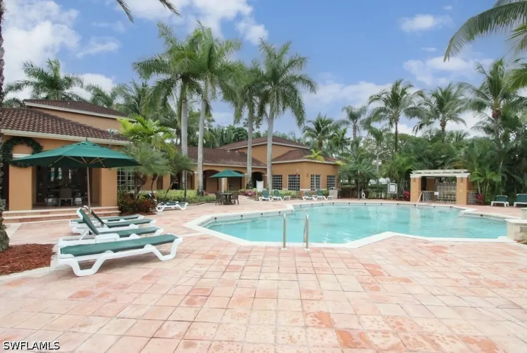 1150 Wildwood Lakes Boulevard Naples FL 34104