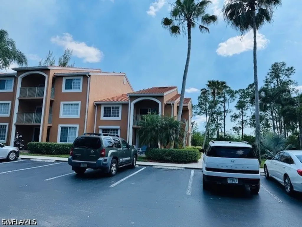 1150 Wildwood Lakes Boulevard Naples FL 34104