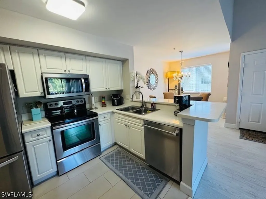 1150 Wildwood Lakes Boulevard Naples FL 34104