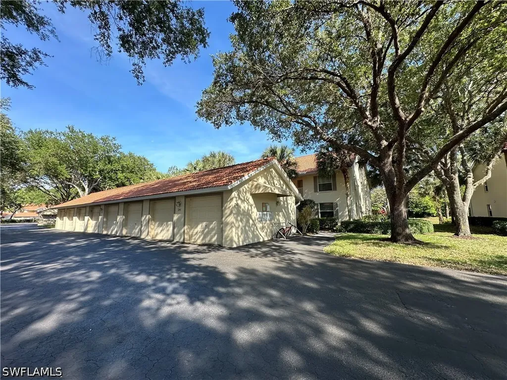 241 Robin Hood Circle Naples FL 34104
