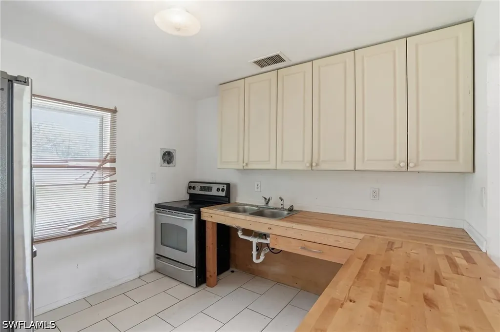 78 Victoria Drive North Fort Myers FL 33917