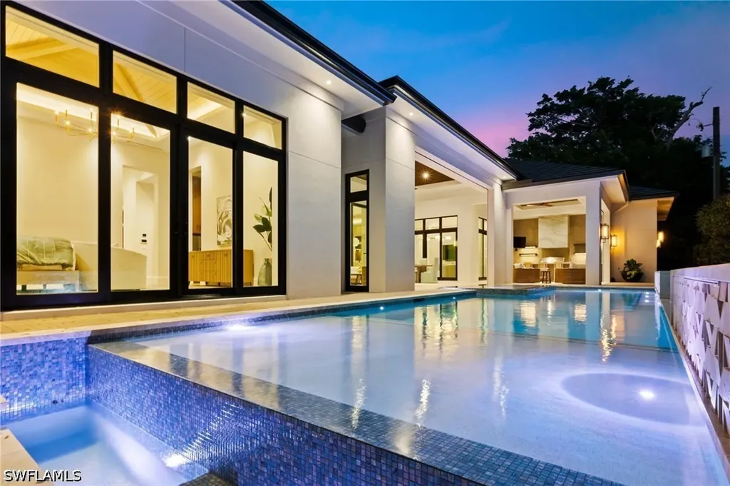 444 Orchid Drive Naples FL 34102