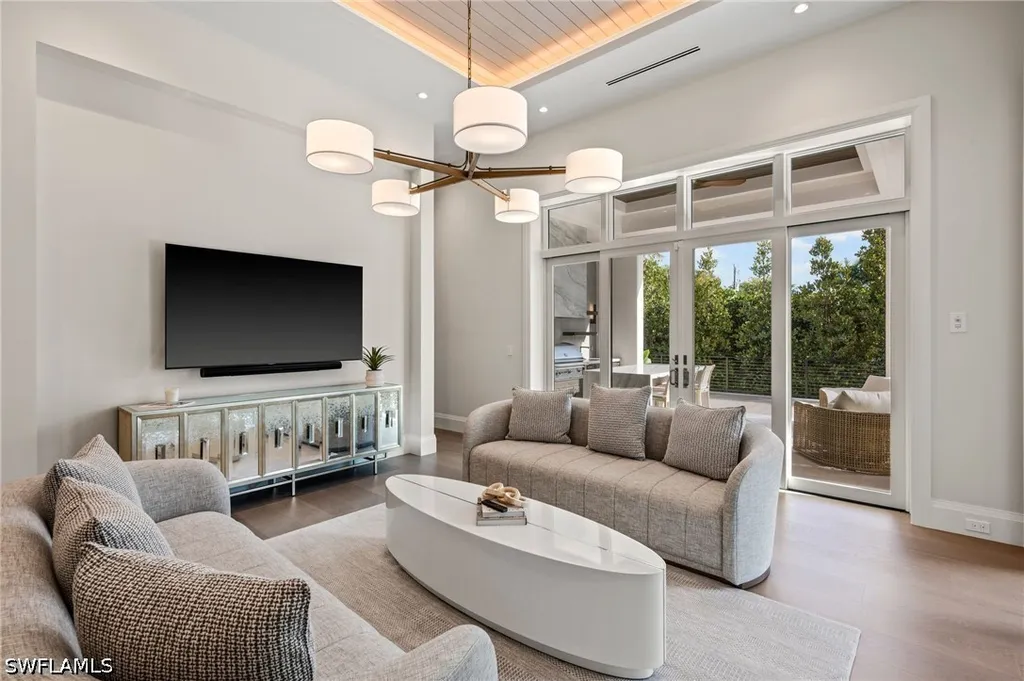 444 Orchid Drive Naples FL 34102