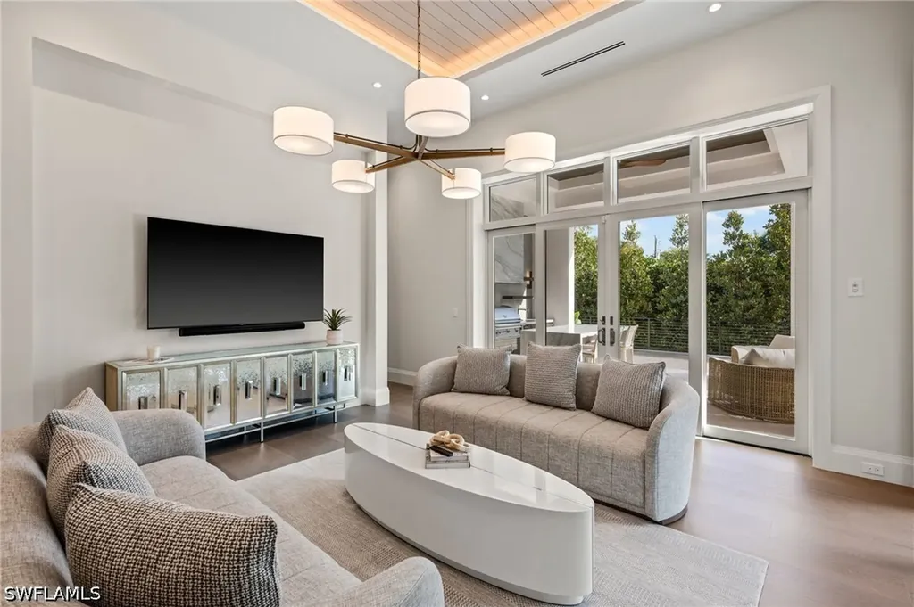 444 Orchid Drive Naples FL 34102