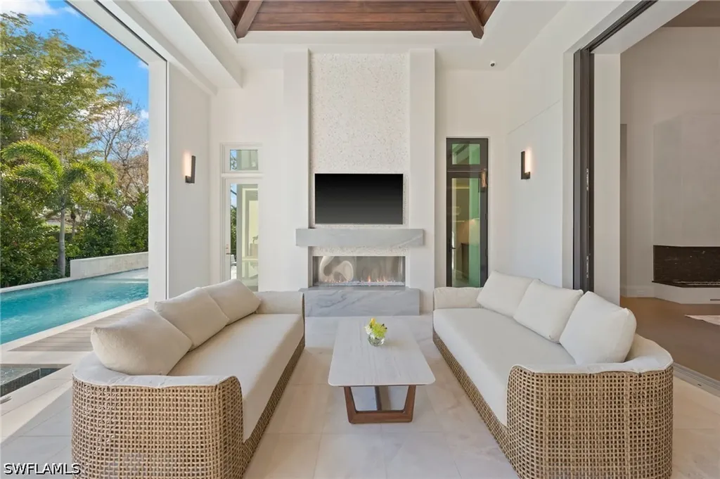 444 Orchid Drive Naples FL 34102