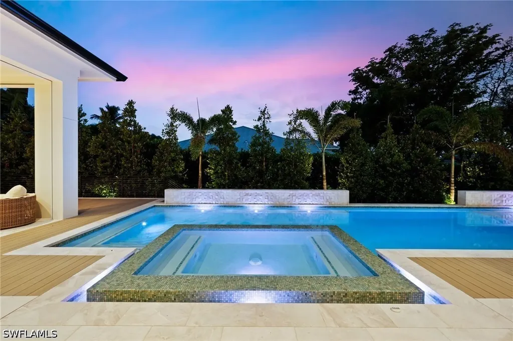 444 Orchid Drive Naples FL 34102