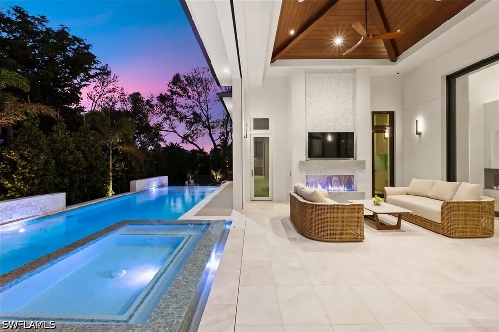 444 Orchid Drive Naples FL 34102