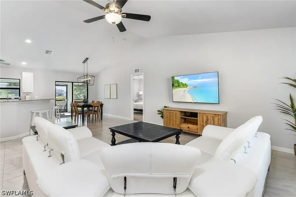 3302 SW 8th Place Cape Coral FL 33914