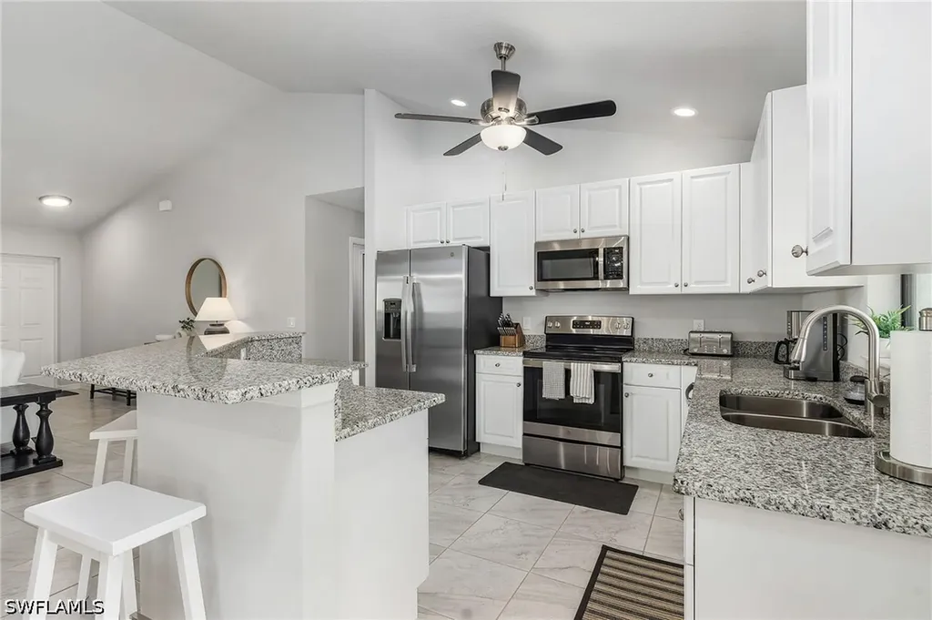 3302 SW 8th Place Cape Coral FL 33914